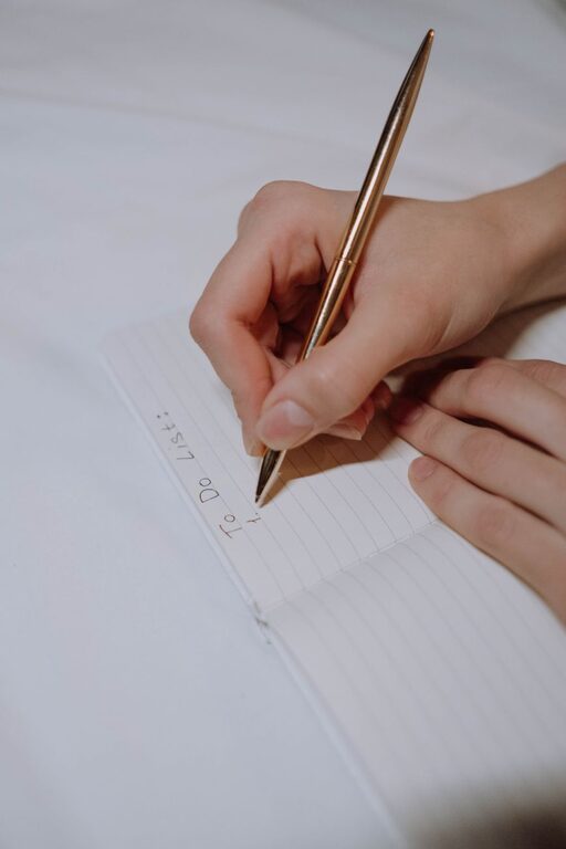 The Benefits of Creating a Daily Journaling Habit and Tips to Get Started